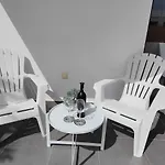 Marta & Lorenzo Apartment. Fuerteventura La Oliva
